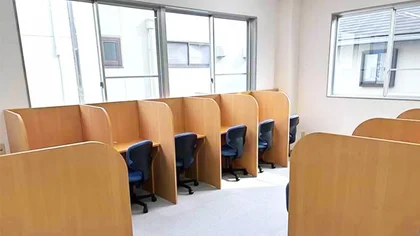 前橋朝倉校 月曜日から土曜日まで使用可能な快適な自習室を兼ね備えた滞在型の塾です。