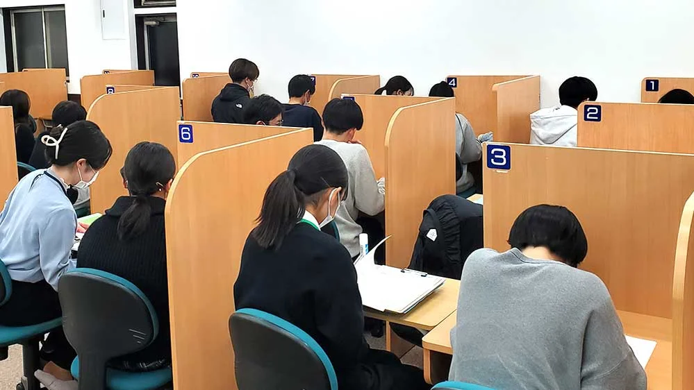 三木校 完全マンツーマンでの授業