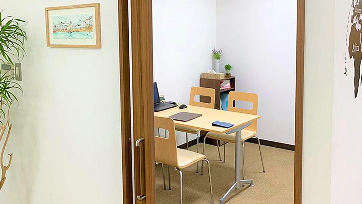 呉駅前校 一人ひとりの学習状況をじっくりお聞きするための学習相談ブースです。