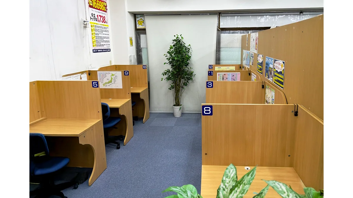 千葉新宿校 広々とした自習スペース