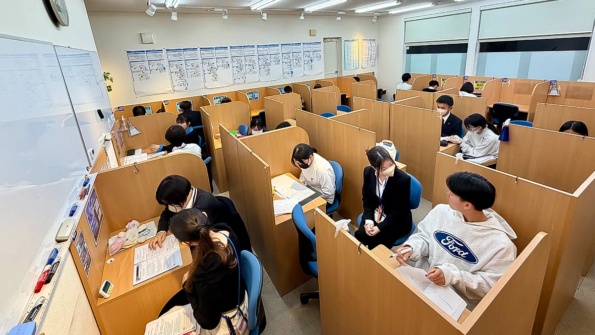 広校 「解説」⇔「演習」でわかるだけでなく、「自分で解く力」も身につけます。