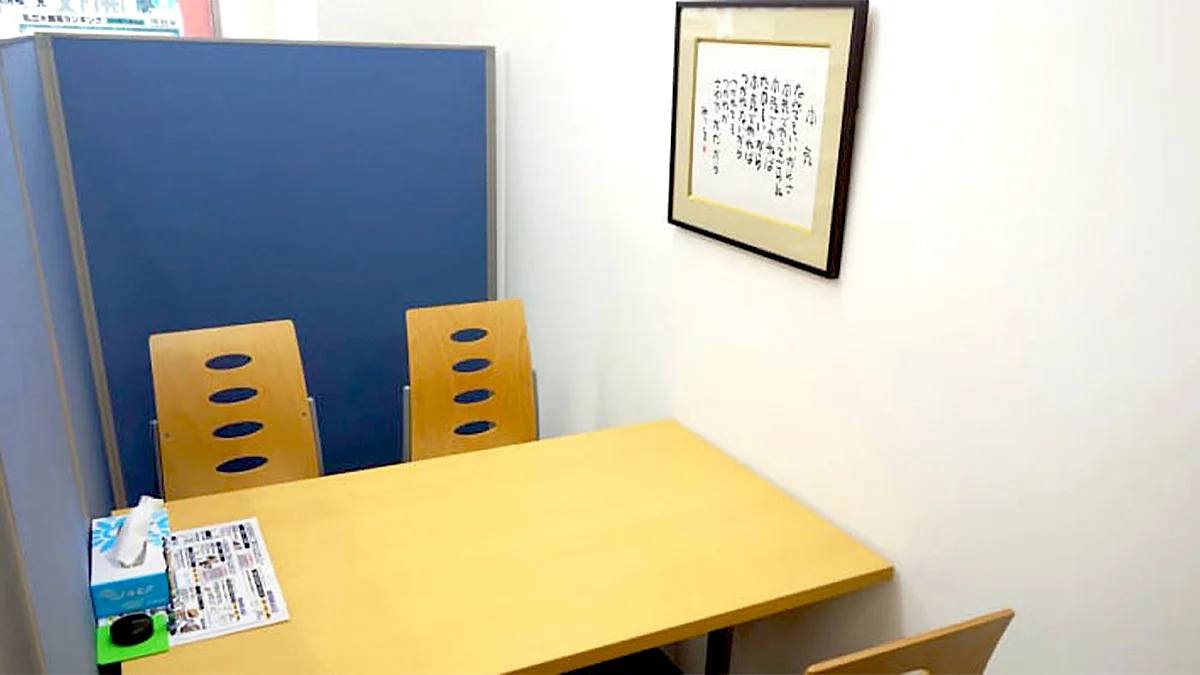 巴校 面談スペースです。進路のことや学校での悩み事など、相談できます！