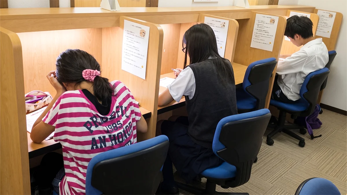 東豊中校 落ち着いて学習に取り組める自習室