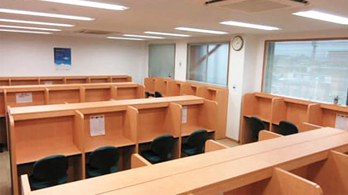 泉校 44席ある自習ブース!静かな空間で勉強に集中するしかありません。