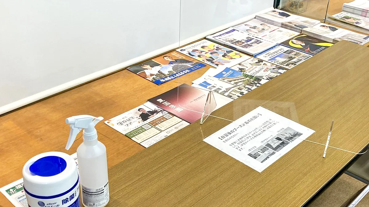門司駅前校 フリースペースにもパーテーション設置しています