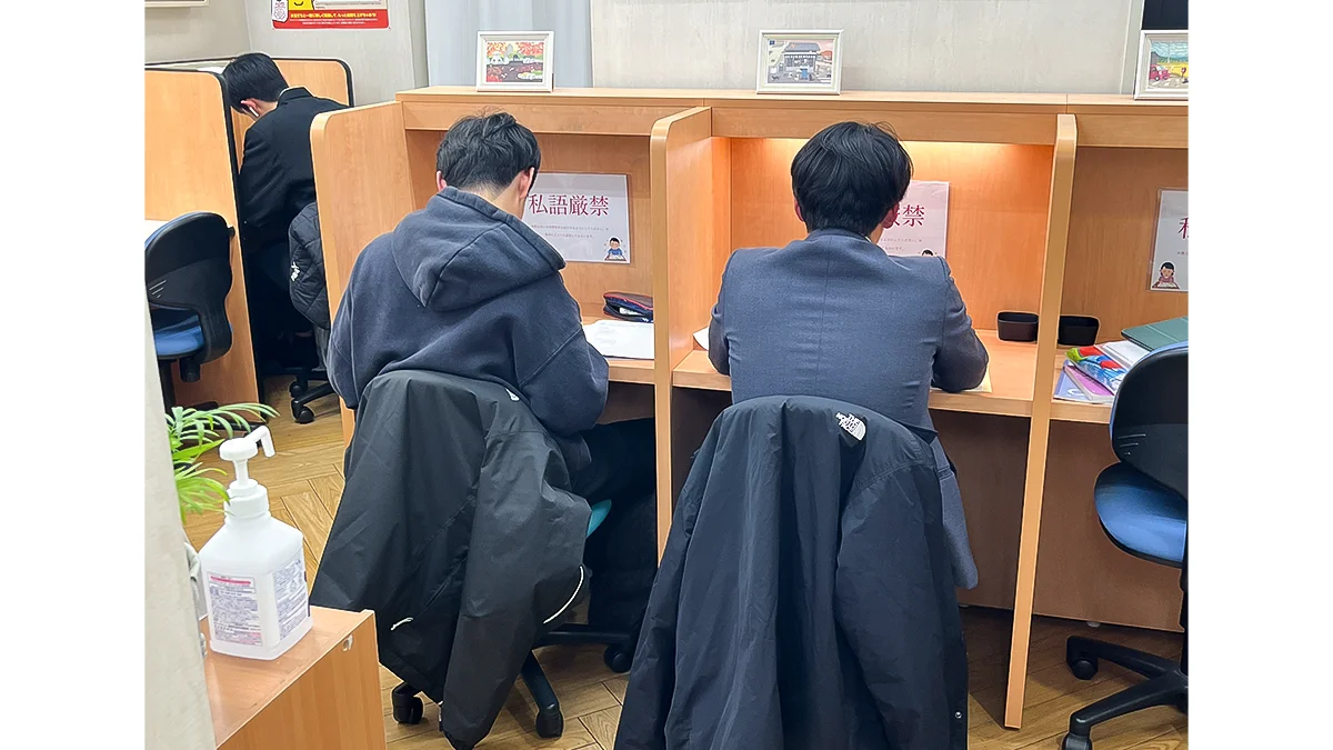 己斐校 授業がない日も自習ブースを活用！