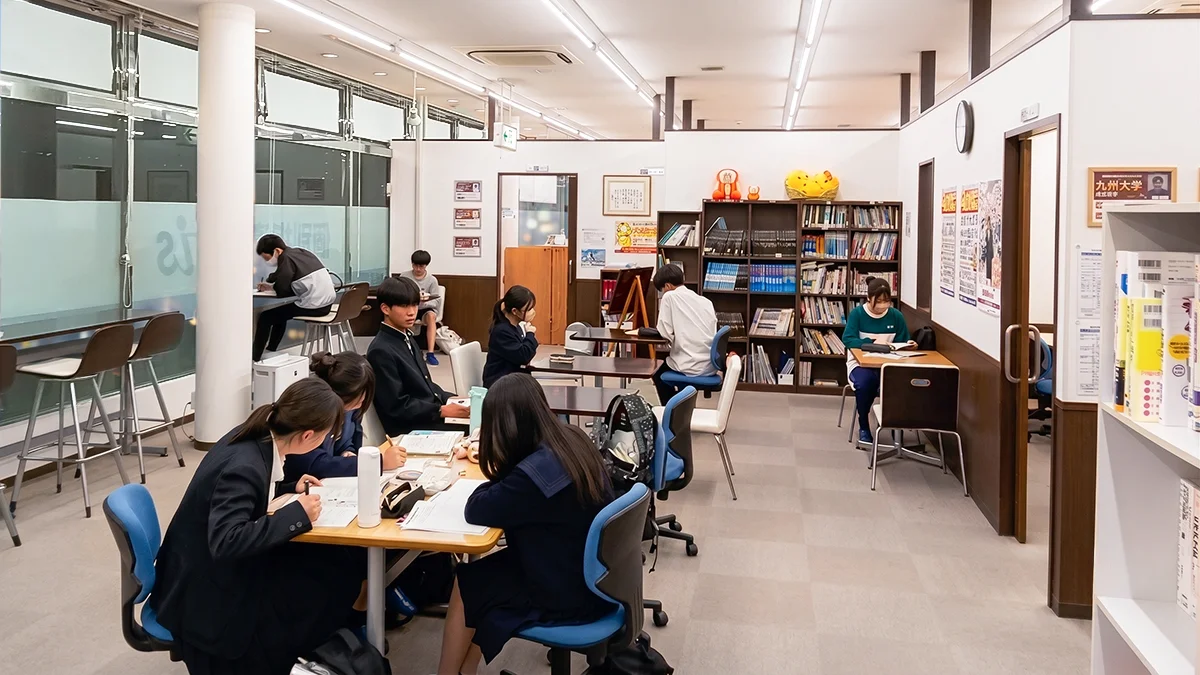 山口中央校 長時間の学習を支える、快適な学習環境。
