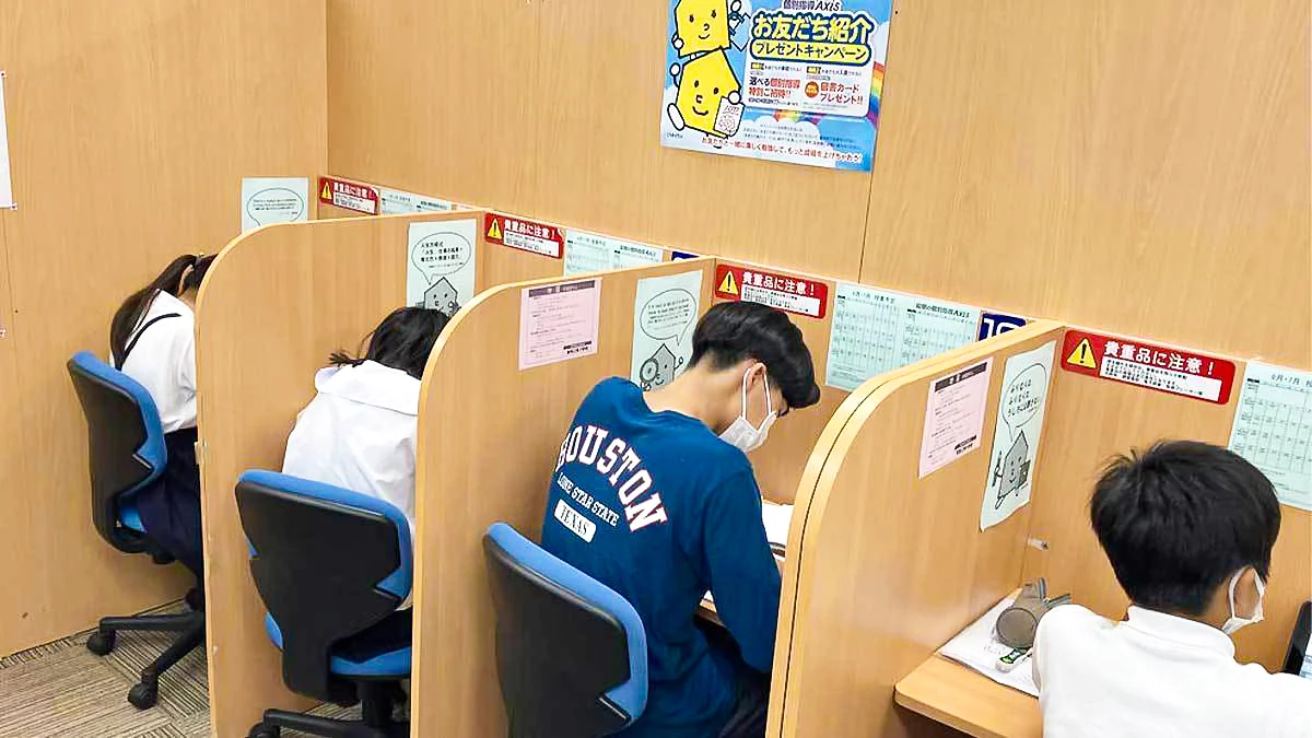 野田阪神校 自習ブース完備。