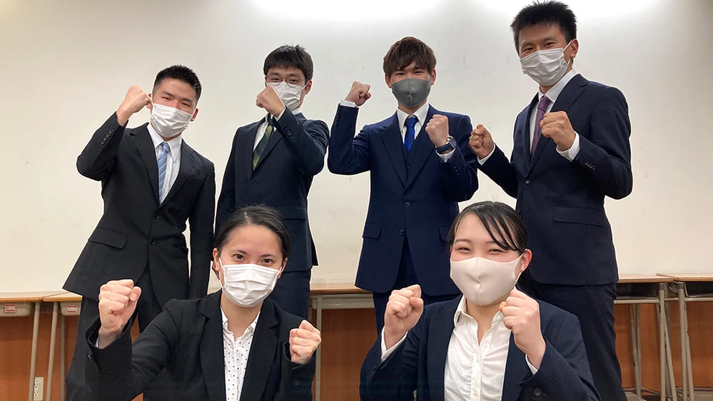 四条烏丸校 難関大生・医学部生・プロ講師による、質の高い指導を行っております。