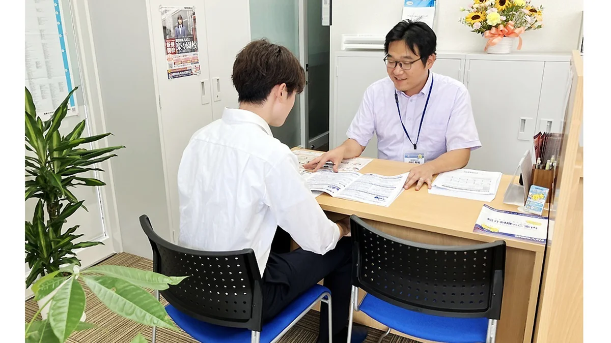 楽々園校 一人ひとりに合わせた学習計画を、定期的に見直します。