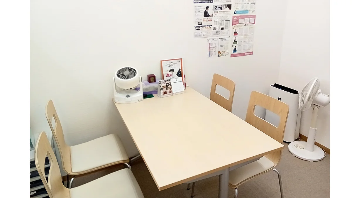 新潟駅南口校 ゆっくり話のできる面談ルーム