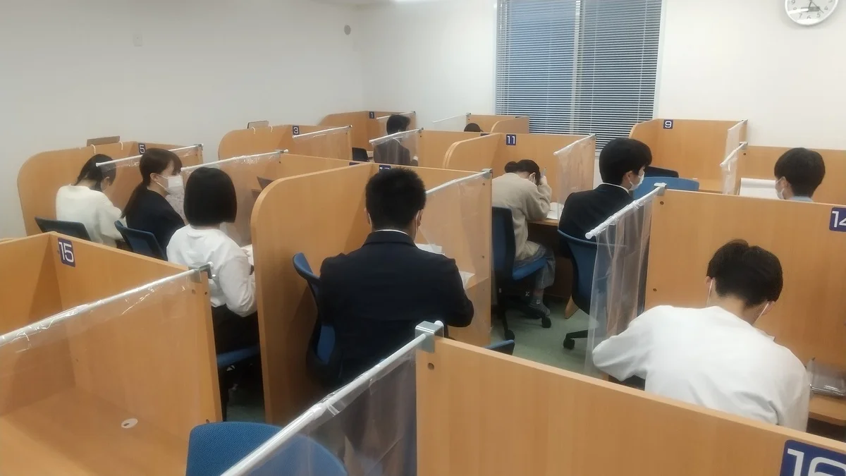五條校 集中力を高める！アクシス五條校の授業