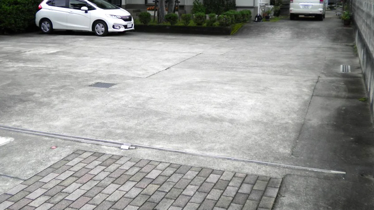 川内校 送迎用の駐車場を完備しています。