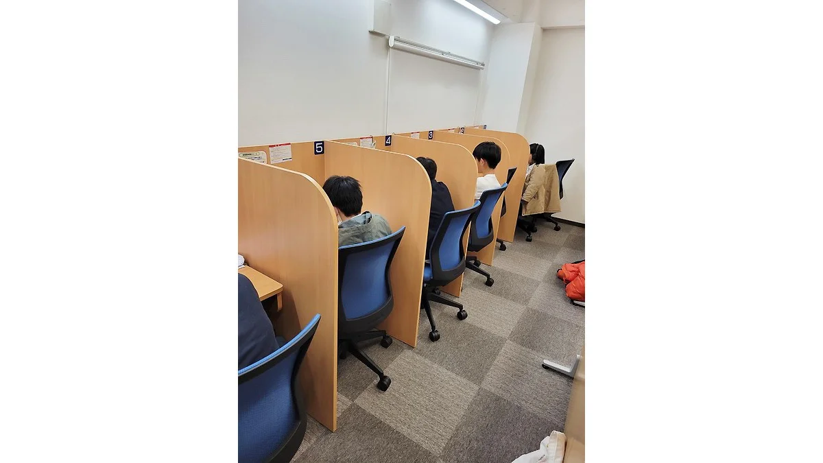 玉鉾校 集中力が高まる静かな自習環境