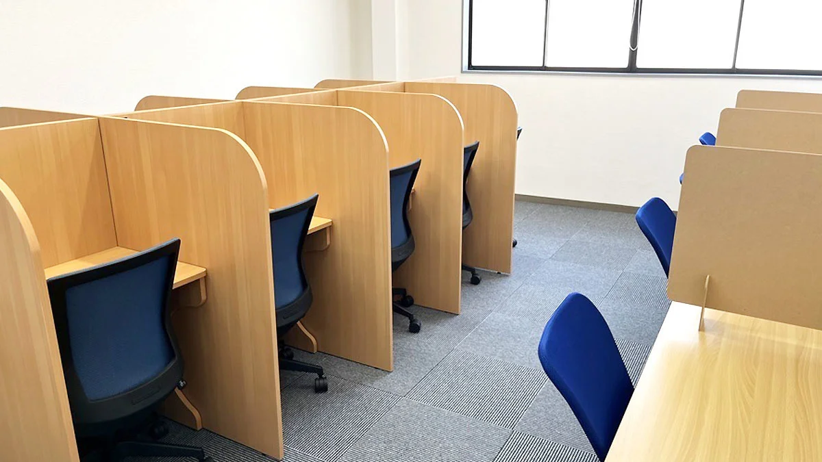 小城校 静かな環境で集中！質問しやすく自発的に学べる自習空間