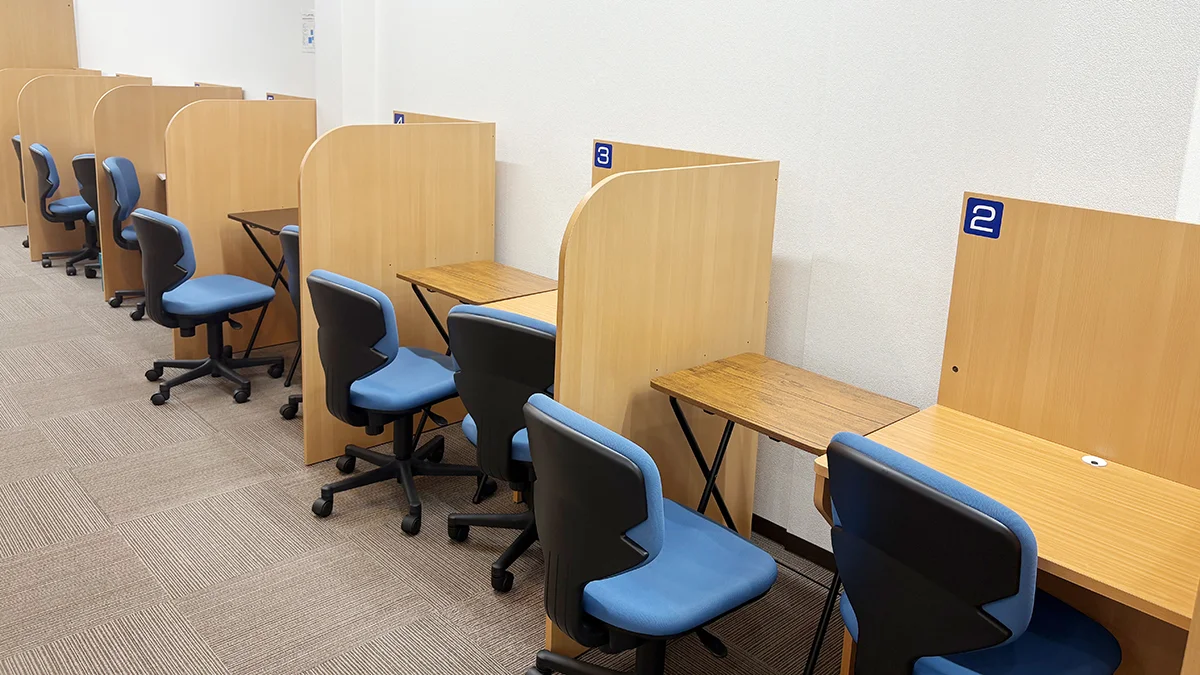 丸亀南校 先生が常に隣にいる1対1の学習スタイル