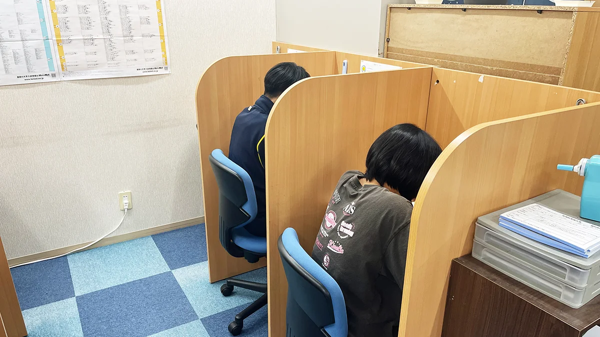 泡瀬校 自習ブース完備！いつでも自由に使えます！