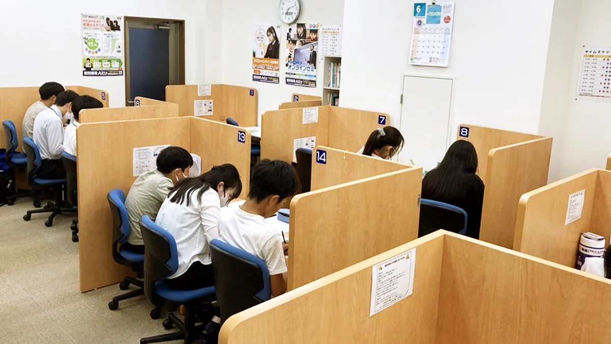 学園通り校 先生と二人三脚で徹底的に！定期テストから難関大学指導まで対応可！