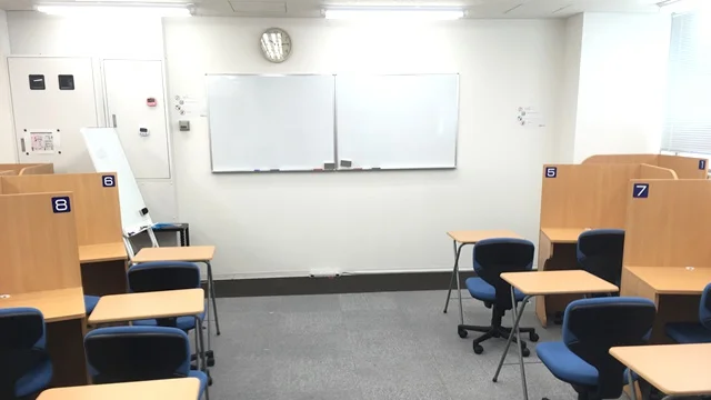 円山校 教室の壁面にもホワイトボードを設置！！