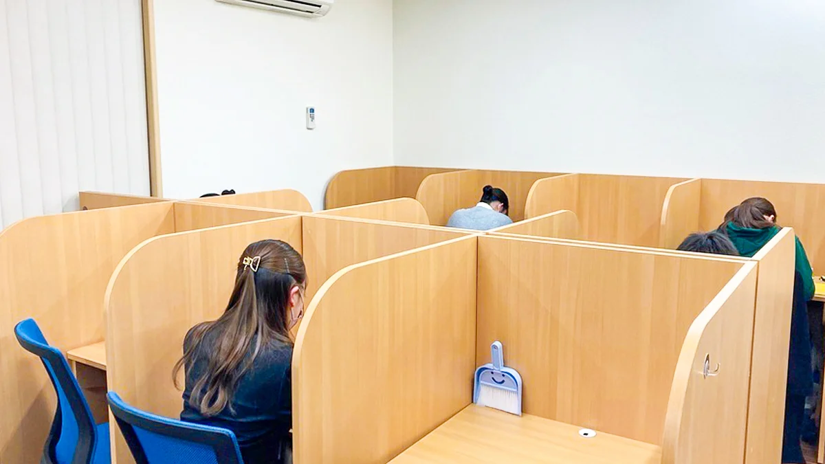 明石台校 学校帰りに集中できる自分だけの学習（自習）スペース完備