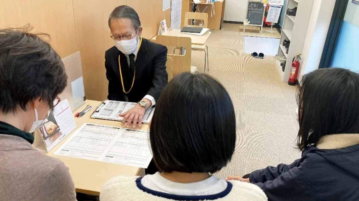 領家西校 定期懇談で学習状況をお伝えしています