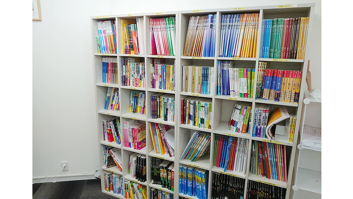 南福岡校 参考書や問題集も充実しております