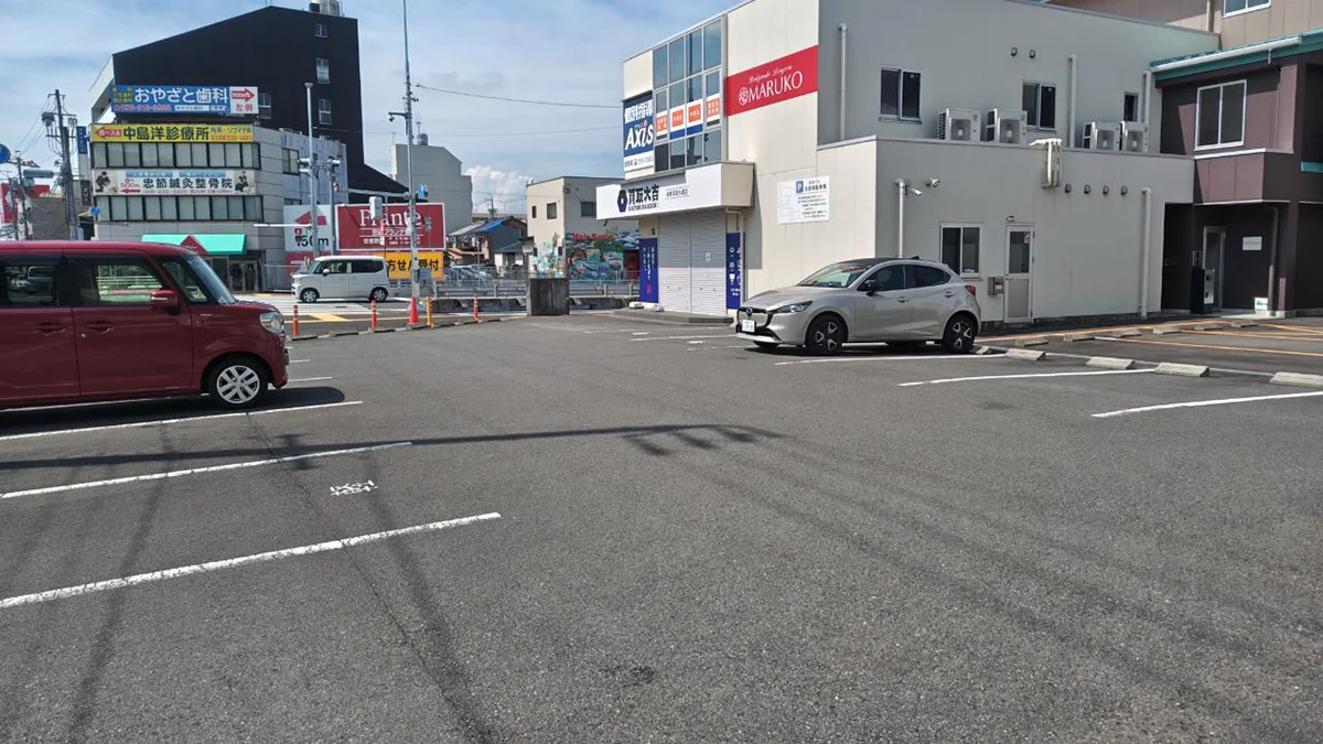 忠節校 駐車場完備。大切なお子様の送り迎えはお車でどうぞ！