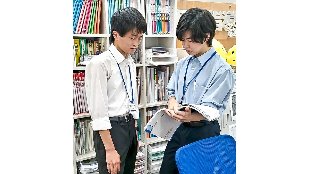 宇治校 指導者間の情報交換も入念に行います