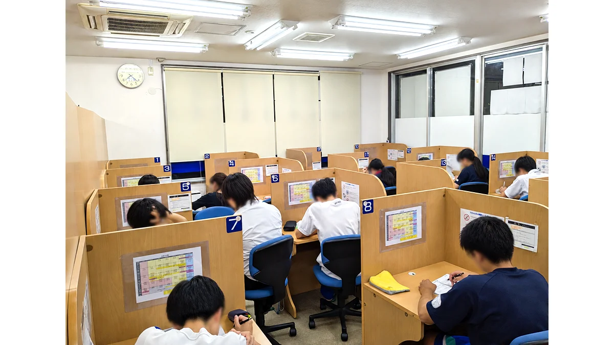 甲府池田校 集中できる個別学習スペース